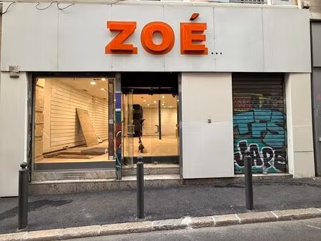 local commercial à louer rue tapis vert