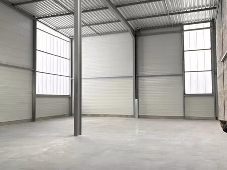 local bureaux 323 m²