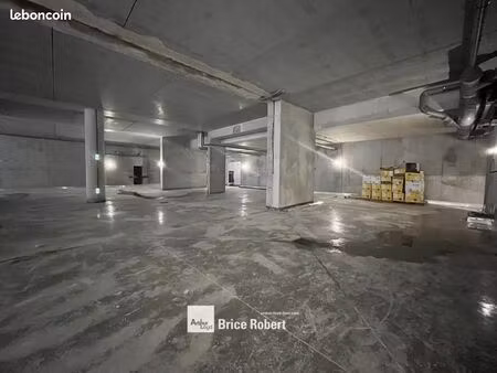 local d'activité 65 m²