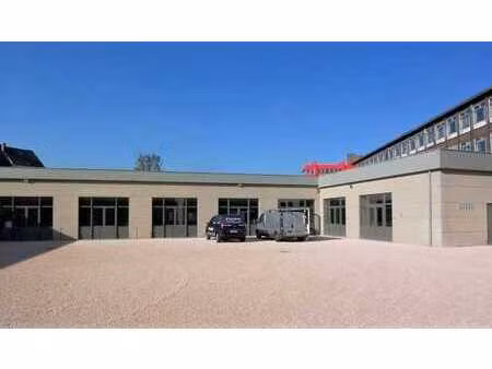 bureaux rénovés à louer à la begijnhoflaan à gand.