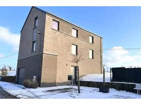 ? charmante maison 4 façades à louer à gedinne