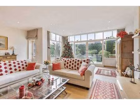 propriété multifonctionnelle à vendre dans un endroit très p