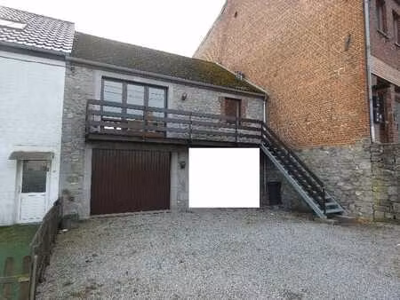 agréable maison 2 chambres avec bureau  garage et terrasse