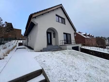 maison trois chambres  entièrement rénovée