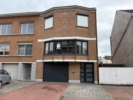 maison bien située avec ascenseur