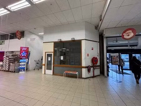 surface shop-in-shop 26 m² – carrefour oostakker