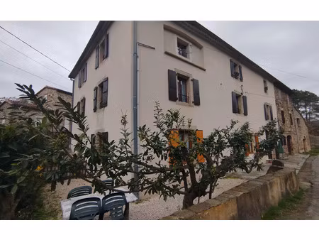 location appartement  m² t-2 à banne  500 €