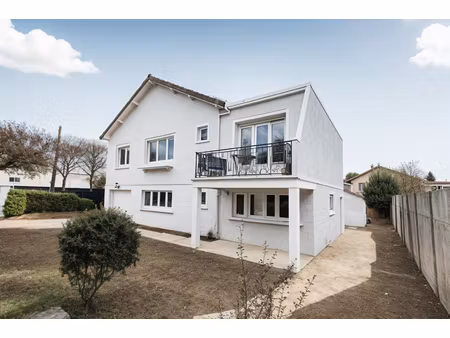 maison 7 pièces au yvris