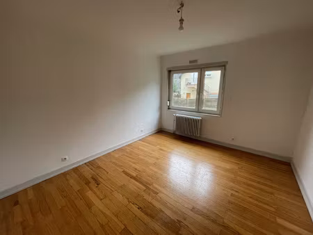 charmant t3/t4 proche commerces