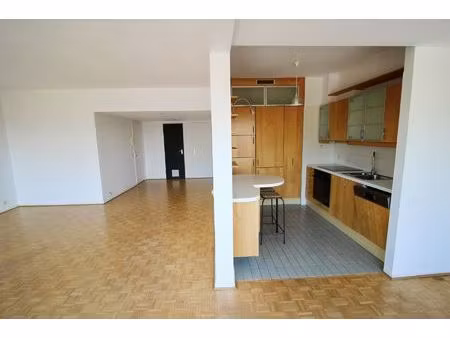 appartement à louer avec terrasse et 2 chambres   forest (vbd69496)