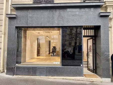 boutique - 80 m² - mac mahon