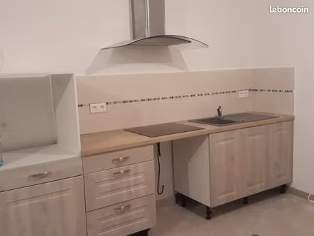 loue maison de bourg t3