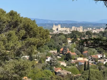 vente appartement 4 pièces 130 m² à villeneuve-les-avignon (30400)  479 900 €