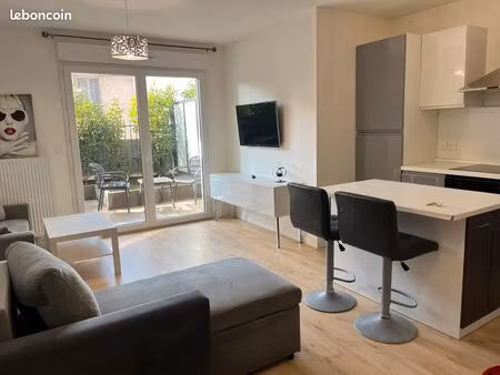 appartement avec beau jardin