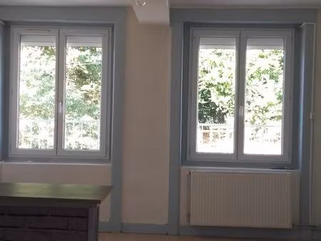 l'etrat loue f3 duplex