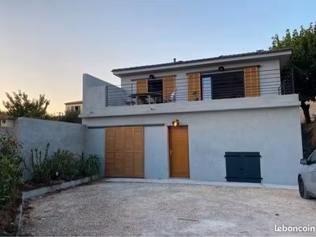 villa à louer pour l’hiver  t3 vue panoramique sur marseille et piscine chauffée