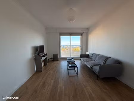 appartement t2 avec terrasse et parking à bastia (centre ville)