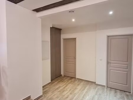 a louer-t3 de 61 m2 - centre de st rémy de provence