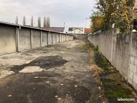 box / garage / parking fermé secteur vieux pays