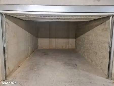 parking - garage box sécurisé pmr grande taille