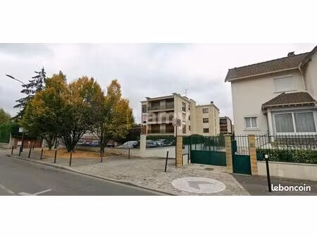 studio 1 pièce 27 m²