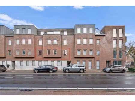 ruim appartement met 3 slaapkamers   zeer groot terras me...