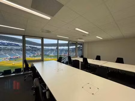 bureaux tout compris dans un emplacement de choix avec vu...