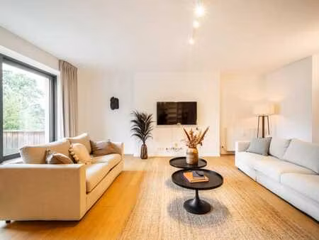 saint gilles i place stéphanie