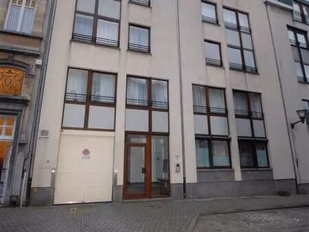 prox maison communale - emplacement de parking