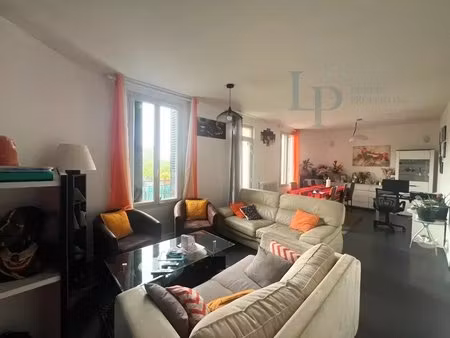 maison 5 pièces 130 m² et dépendance 50 m² sur terrain de 1165 m² située à paron