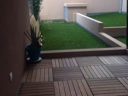 location appartement 1 pièce 27 m² à carqueiranne (83320)