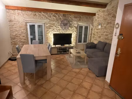 location appartement 1 pièce 33 m² à forcalqueiret (83136)