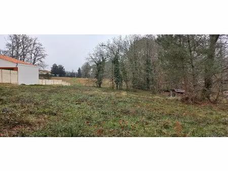 vente terrain 2000 m² à les lèches (24400)  22 000 €