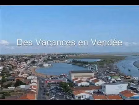 vente terrain 558 m² à grues (85580)  49 000 €