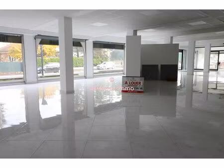 local commercial de 200m² sur axe très passant
