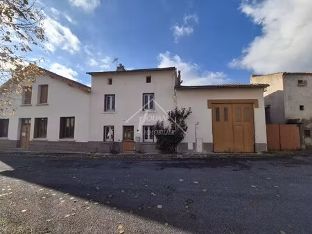 grande maison avec dépendances