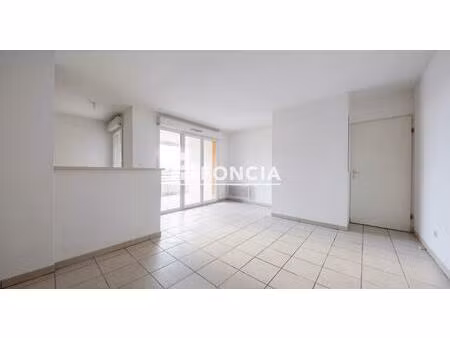 appartement t2 avec balcon - loggia et parking en sous-sol