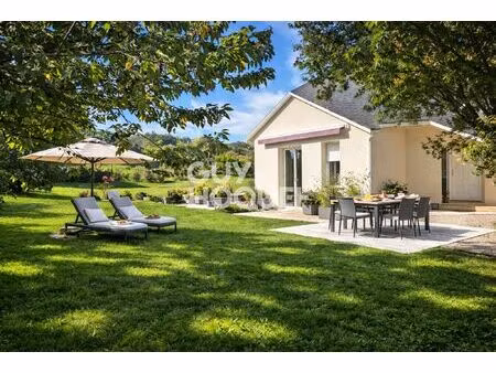 maison familiale avec piscine au cœur de rignac 165 m2 hab terrain 3152 m2