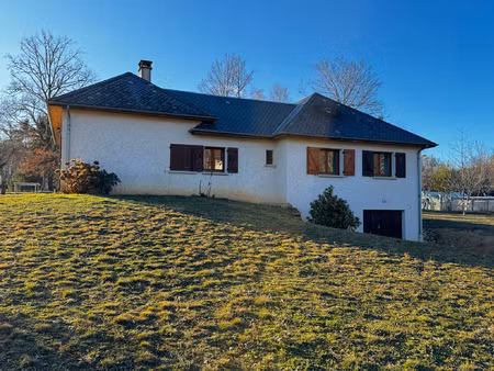 maison de plain-pied aux beaux volumes sur 9000m2
