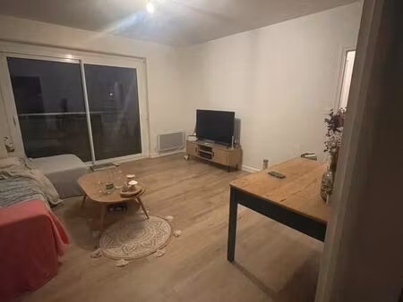 a louer t3 climatise avec balcon proche centre ville