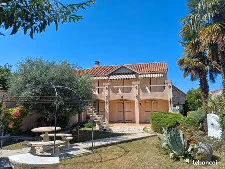 maison charme  calme  jardin arboré