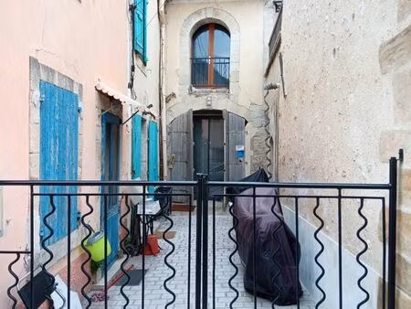 loue t2 45m2 avec cours commune