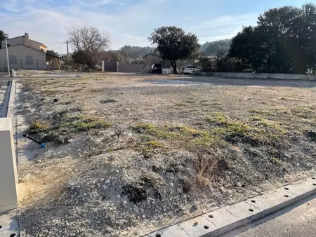 vente terrain 600 m² à pertuis (84120)  205 000 €