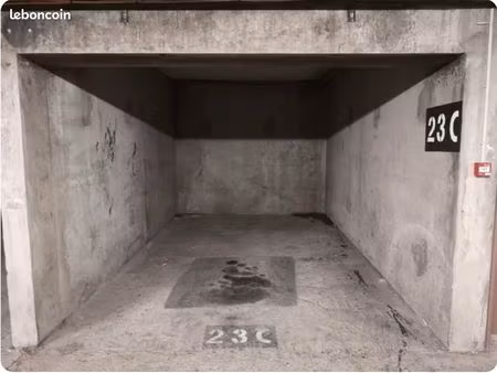 parking souterrain sécurisé 15m2