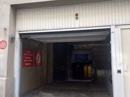 parking 8 m² paris