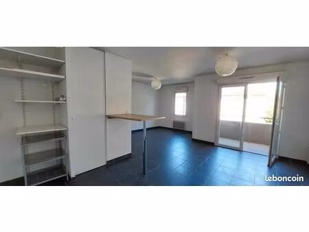 joli t1 bis récent + parking ssol