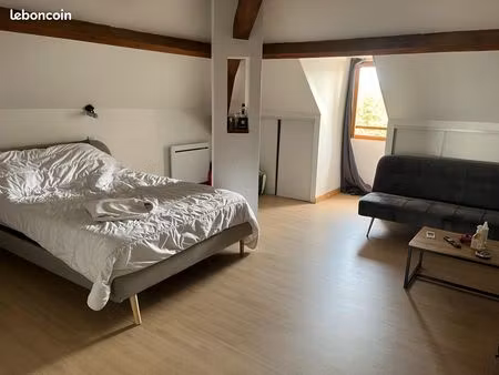 appartement t2 vue sur le lot