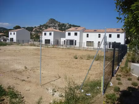 vente terrain 257 m² à hyeres (83400)  235 000 €
