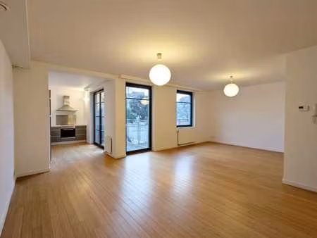 parc josaphat - magnifique appartement avec terrasse