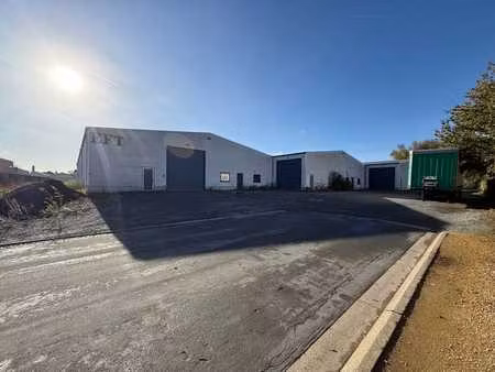 magazijnruimte van 3.500 m² vlakbij de e40 en r4